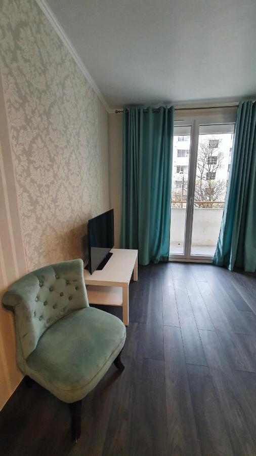 Appartement Avec Parking Gratuit Proche De Village De Marque Bourgoin-Jallieu Buitenkant foto